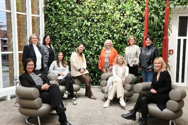 Gruppenfoto mit allen Gleichstellungsbeauftragten des Kreises Viersen Gruppenfoto mit allen Gleichstellungsbeauftragten des Kreises Viersen